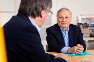 Signatura conveni MEScat-Junts, 11 abril 2025
